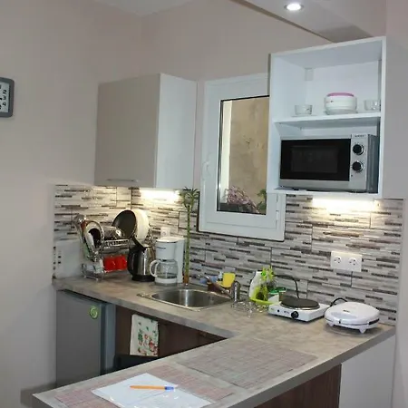 7 Stars Near Metro Apartment Athens