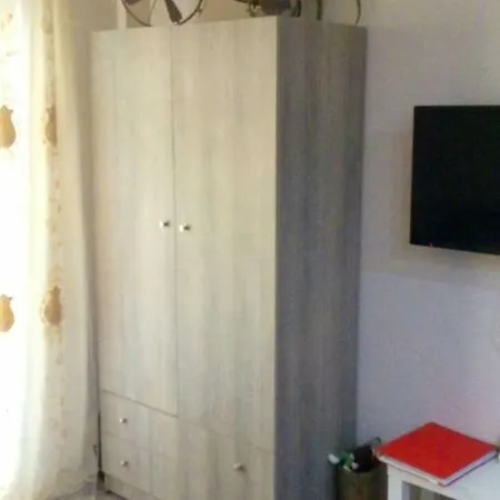 7 Stars Near Metro Apartment *