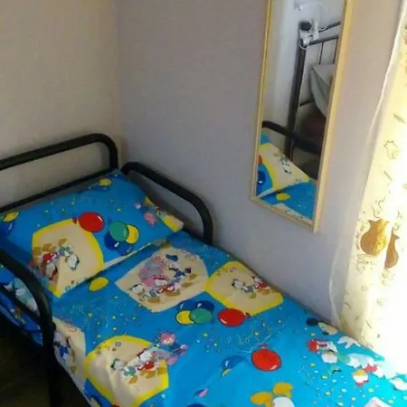 7 Stars Near Metro Apartment Athens