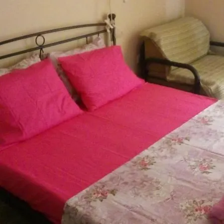 Apartment 7 Stars Near Metro Athens