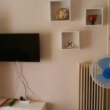 7 Stars Near Metro Apartment *